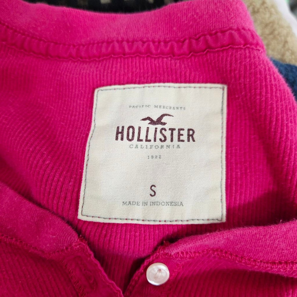 Vintage Y2K Hollister henley top magenta pink ribbed 3/4 sleeve logo 2000s Small - Picture 5 of 6